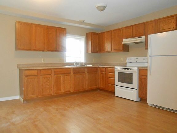 4th image of 257 Douglas St