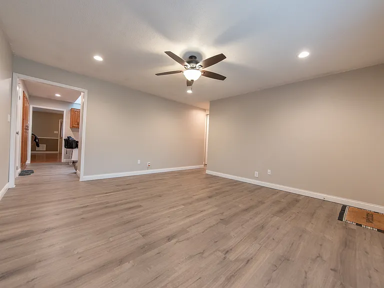 2943 Desoto Way — Photo 3