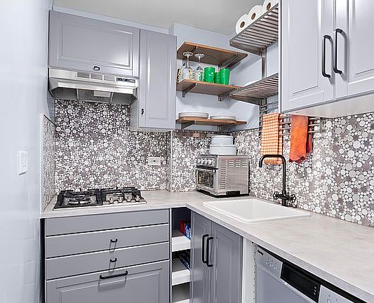 2nd image of 101 W 12th St APT 2D