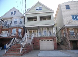 130 W 31st St, Bayonne, NJ 07002
