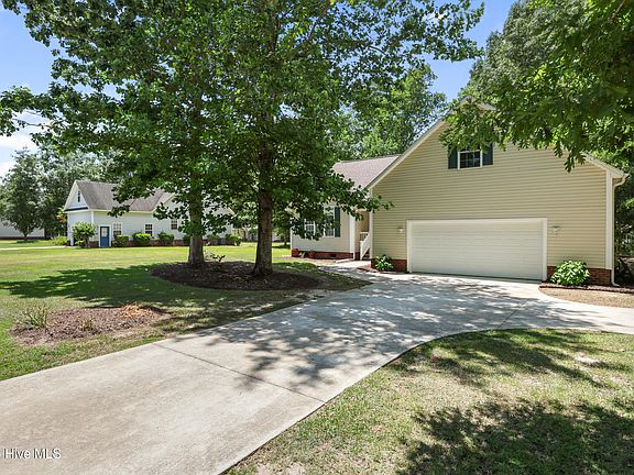 4th image of 215 Oakmont Drive
