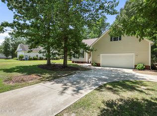 215 Oakmont Drive, Hampstead, NC 28443