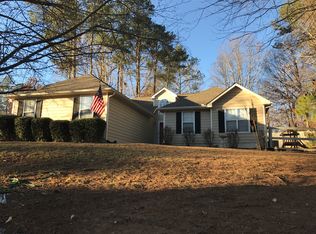 8620 Topaz Ct, Gainesville, GA 30506