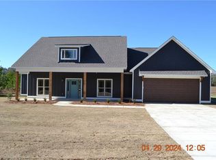 156 McLendon Rd, Fort Mitchell, AL 36856