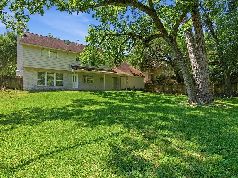 1122 Tigris Ln — Photo 34