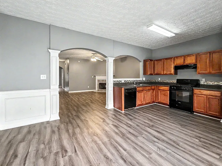 2492 Emma Way — Photo 6