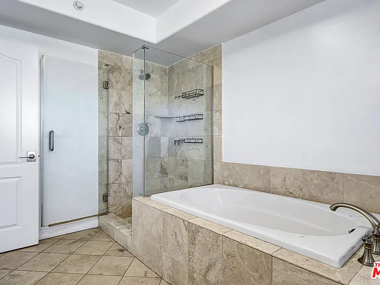 1520 S Shenandoah St #304 — Photo 32