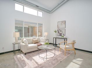 606 Burnett Farm Ln, Louisville, KY 40243