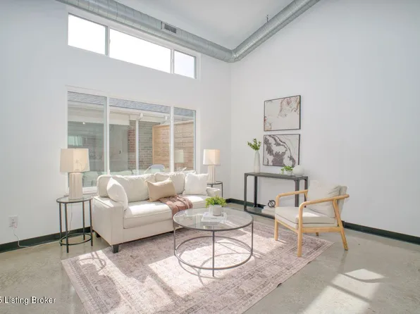 616 Burnett Farm Ln, Louisville, KY 40243