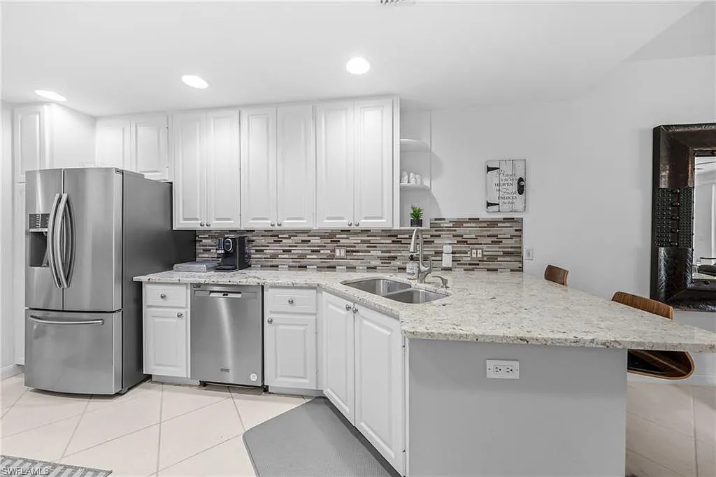 3 bed, 2.5 bath, 1611 sqft, $2,700 — Photo 2