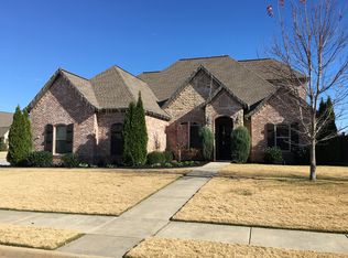 5601 S 46th St, Rogers, AR 72758