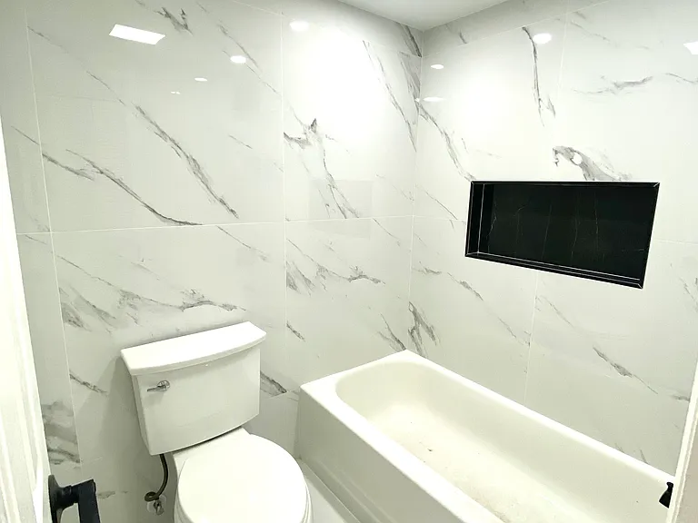 6061 N Falls Circle Dr #7 — Photo 6
