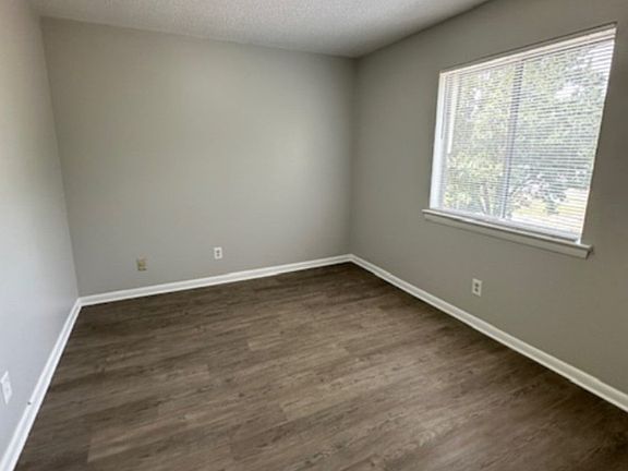 5th image of 604 Bacon Trl APT 4