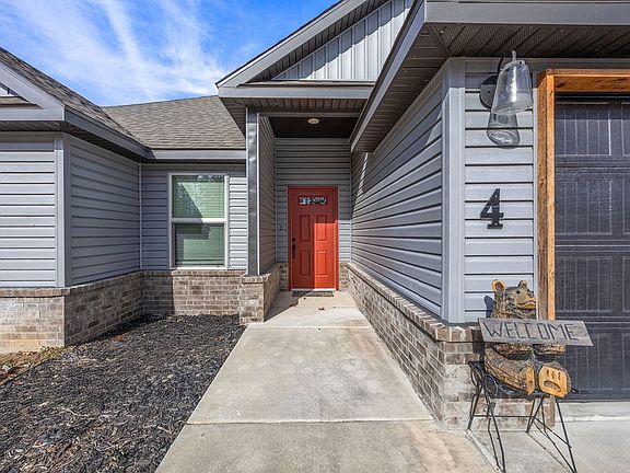 3rd image of 4 Newstead Ln