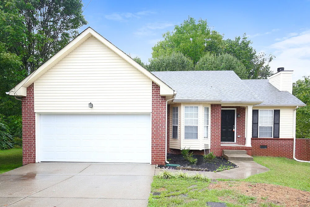 3 bed, 2.0 bath, 1259 sqft, $2,155 — Photo 1