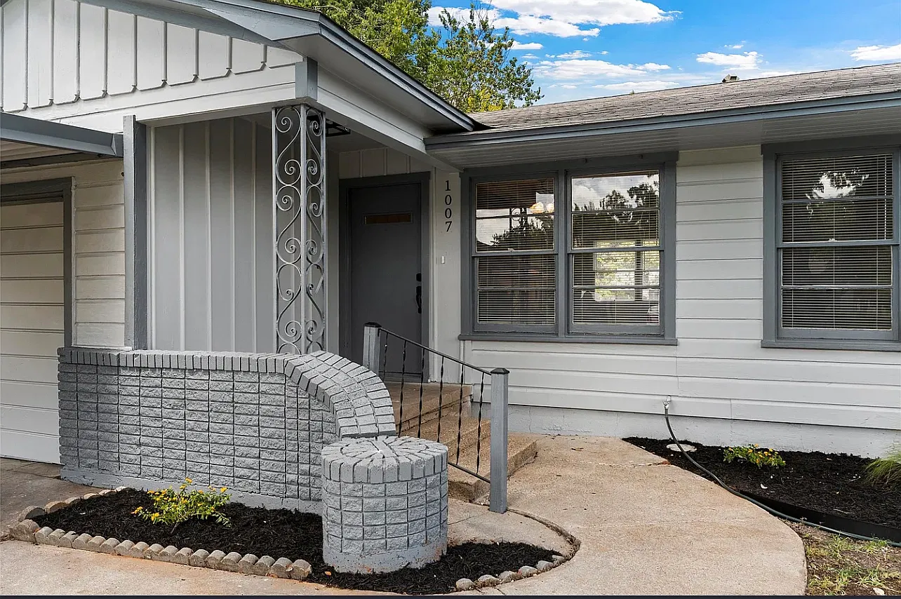 3 bed, 1108 sqft, $1,700 — Photo 1
