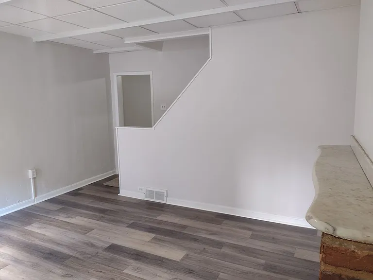 4403 Davison St — Photo 6
