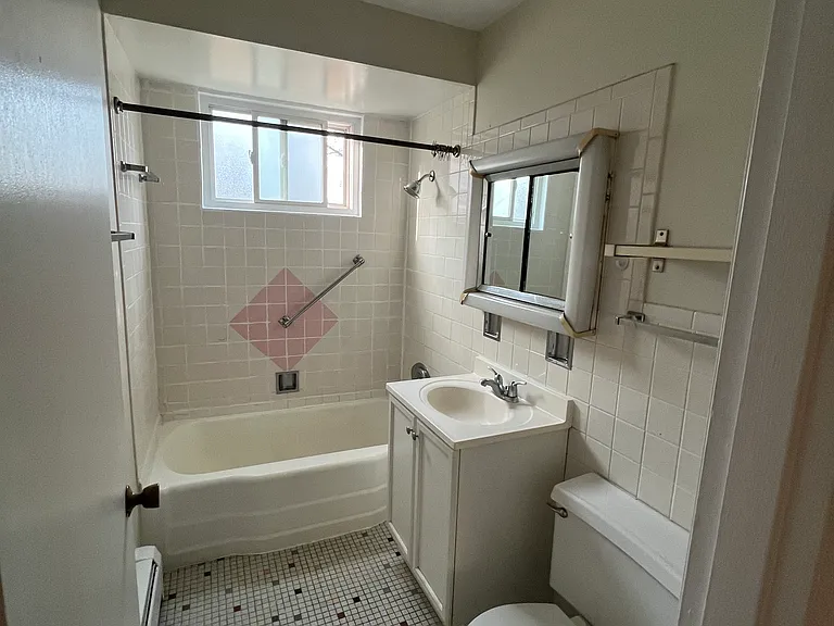 1118 Greenleaf Ave #1-B — Photo 13