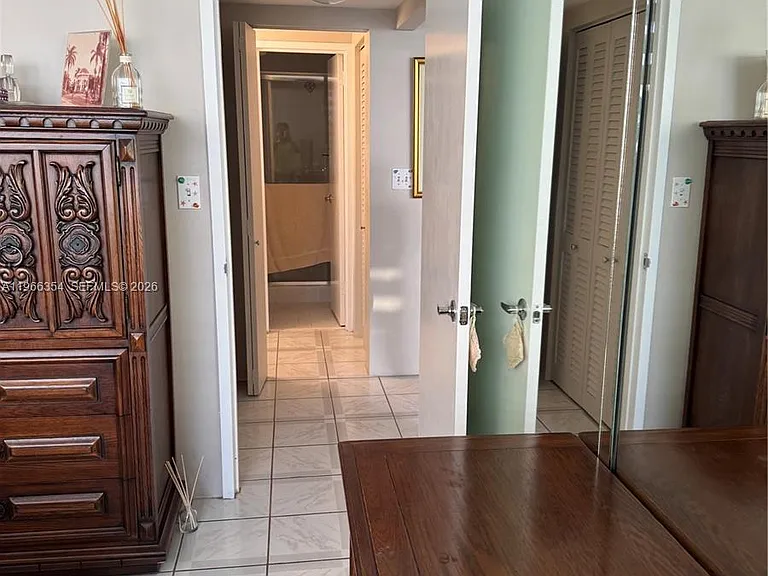2899 Collins Ave #936 — Photo 35