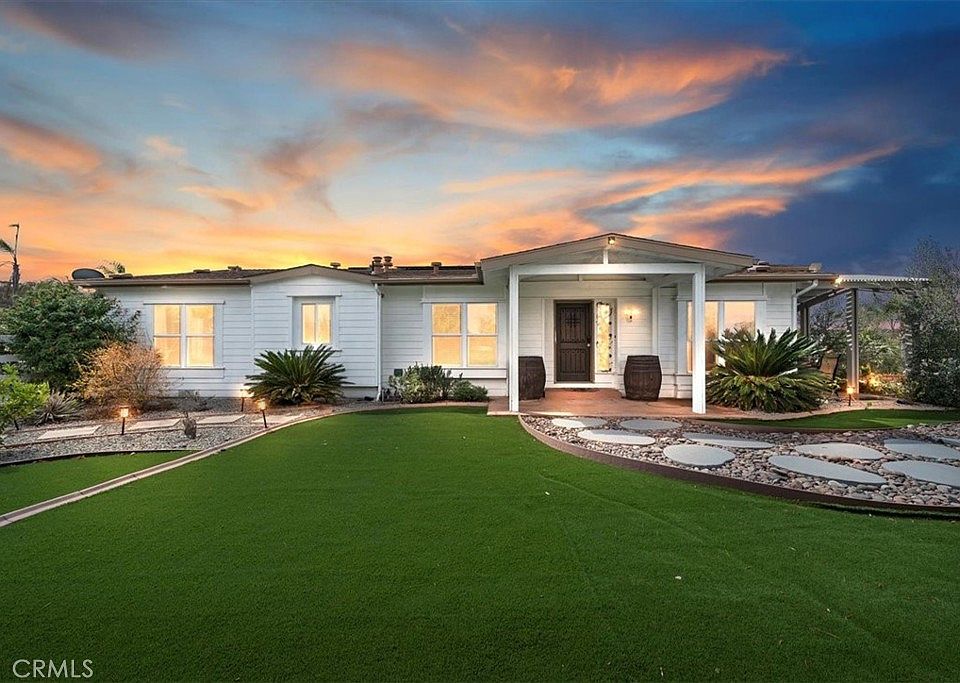 1st image of 39565 Spanish Oaks Dr