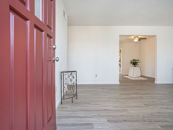 3rd image of 127 W Trident Dr
