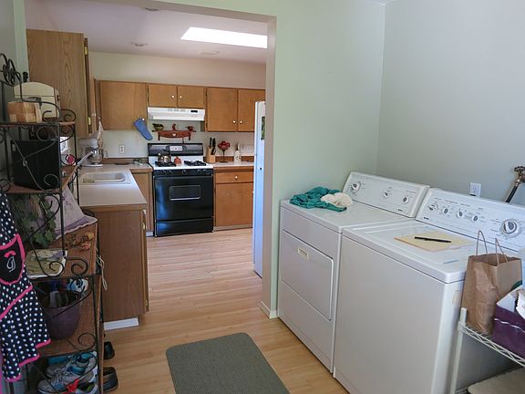 5th image of 3904 8th St NW #B