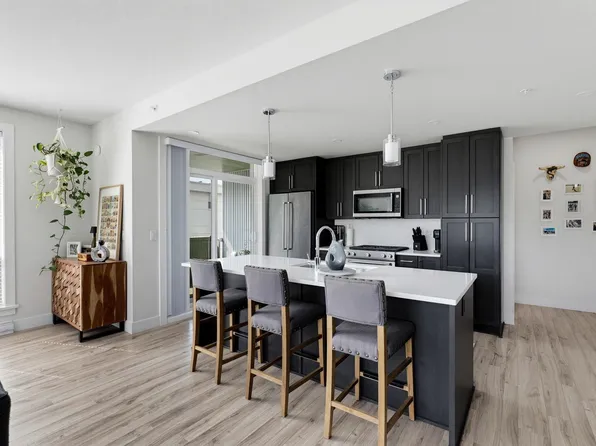 2565 Ware St Unit 205, Abbotsford, BC V2S 3E2
