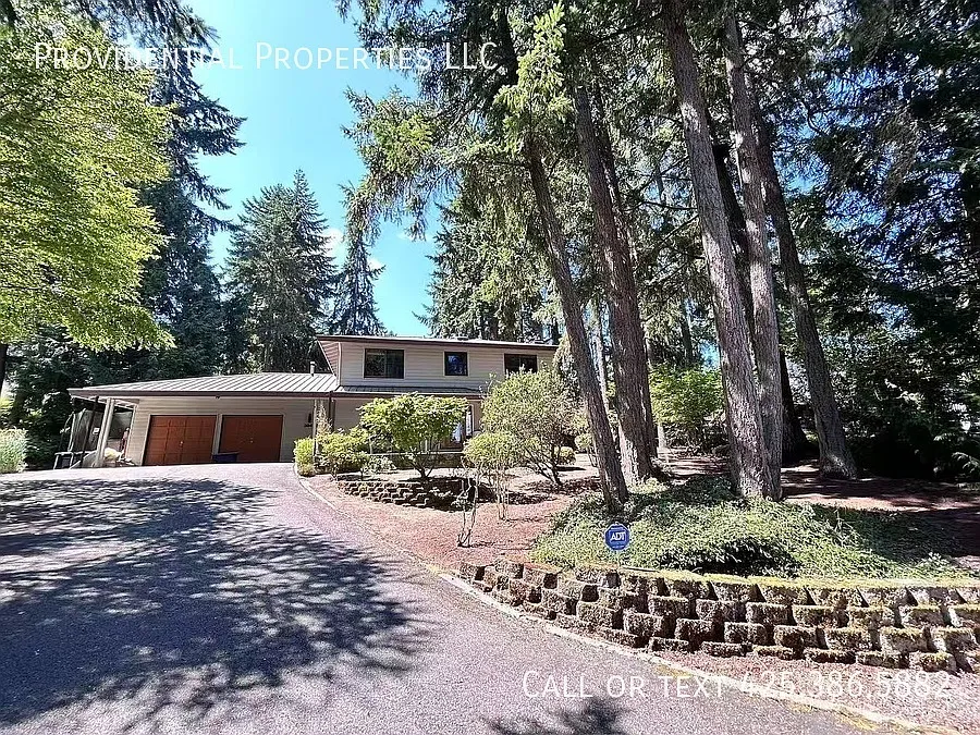 4 bed, 2.5 bath, 1800 sqft, $4,200 — Photo 2