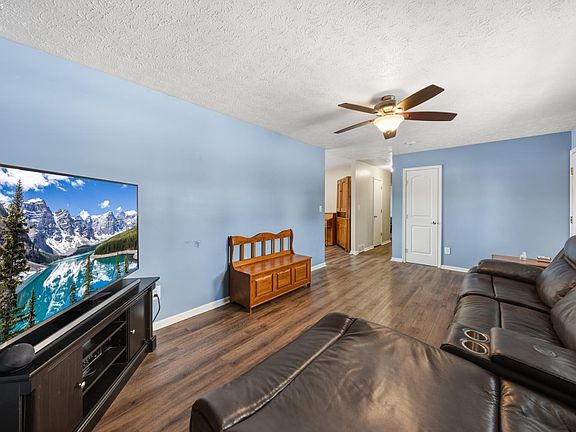 5th image of 12518 Darrow Rd