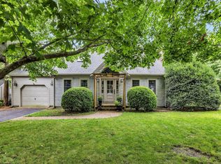 37 Tobisset St, Mashpee, MA 02649