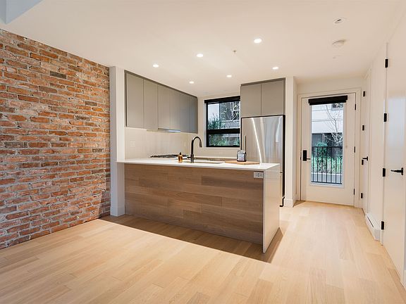 5th image of 83 Moody St #2