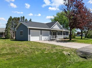 2888 Scenic Dr, Oshkosh, WI 54904