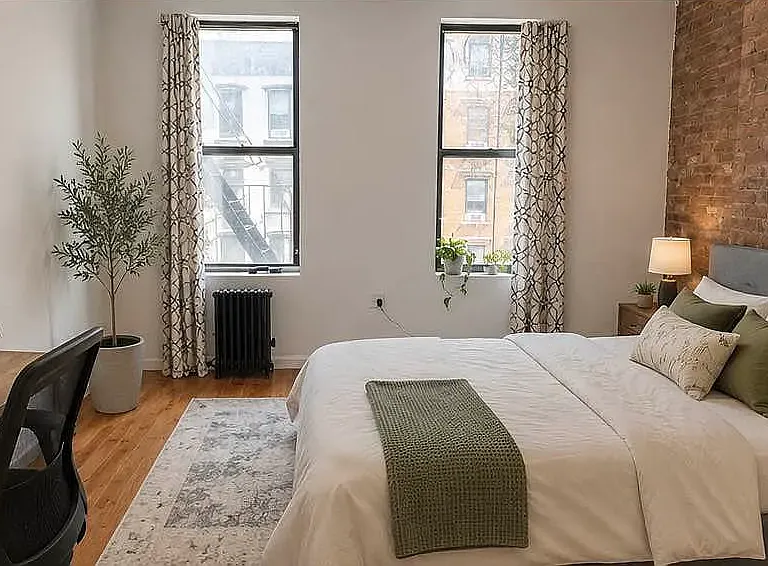 338 E 5th St #13 — Photo 1