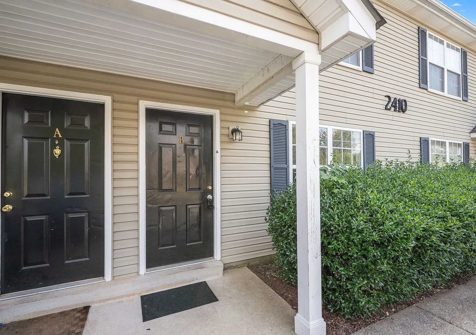 Hamlet Square Townhomes Unit 2410B — Photo 4