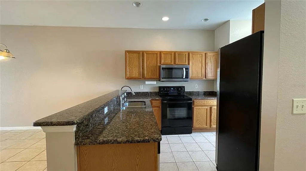 3 bed, 2.0 bath, 1216 sqft, $1,500 — Photo 4