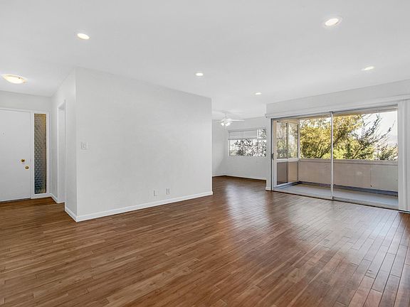 2nd image of 537 N Normandie Ave APT 5