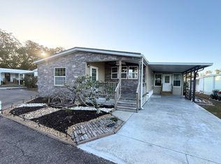 105 Tanglewood Ln, Thonotosassa, FL 33592