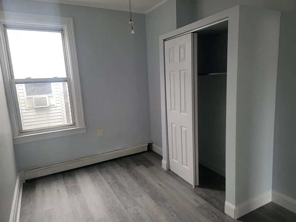 291 Cator Ave #3