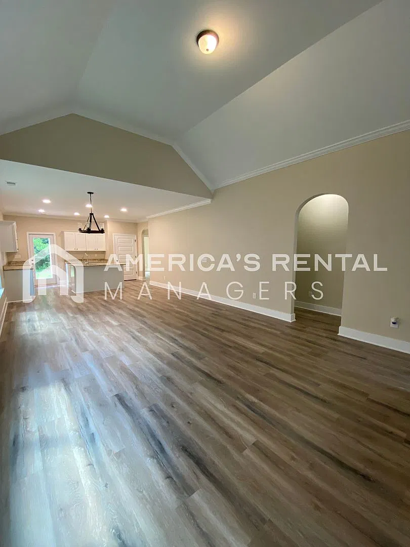 Home in Lake Cyrus Available to View with 48 Hour Notice — Photo 3