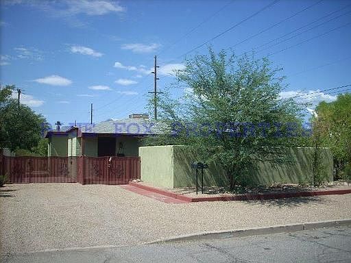 1st image of 3021 E Linden St