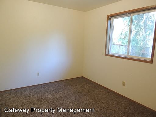 5th image of 931 E Lakeshore Dr W