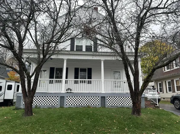 7 Curtis St, Lewiston, ME 04240