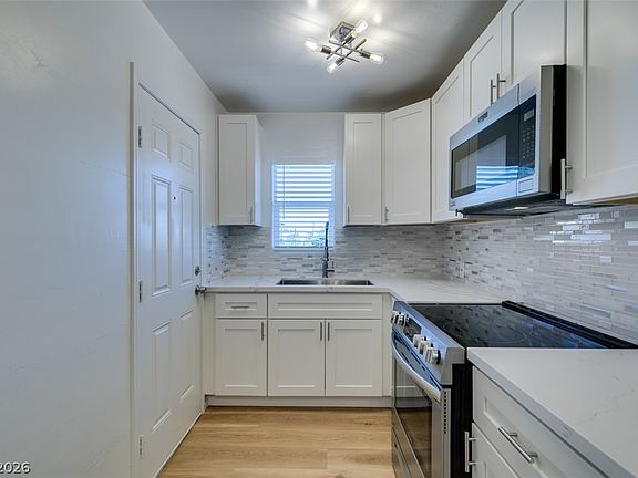 4th image of 1116 S Casino Center Blvd Unit 2
