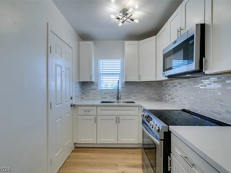 1116 S Casino Center Blvd #2 — Photo 22