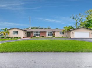 8700 SW 83rd Ct, Miami, FL 33143