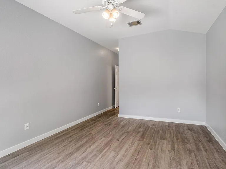 3413 Ruby Red Dr — Photo 6