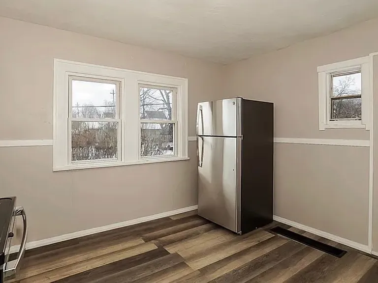 13605 Edgewood Ave — Photo 5