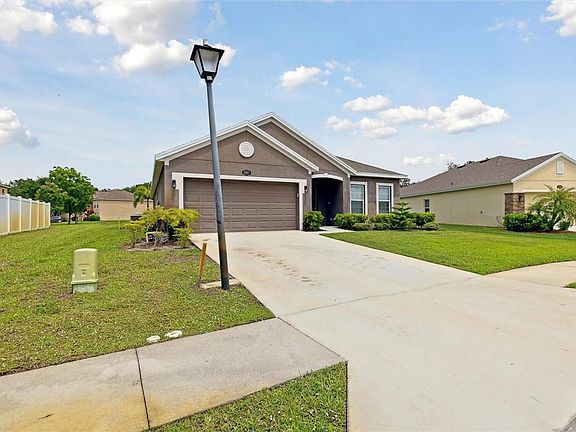 2nd image of 5987 Ridge Lake Cir