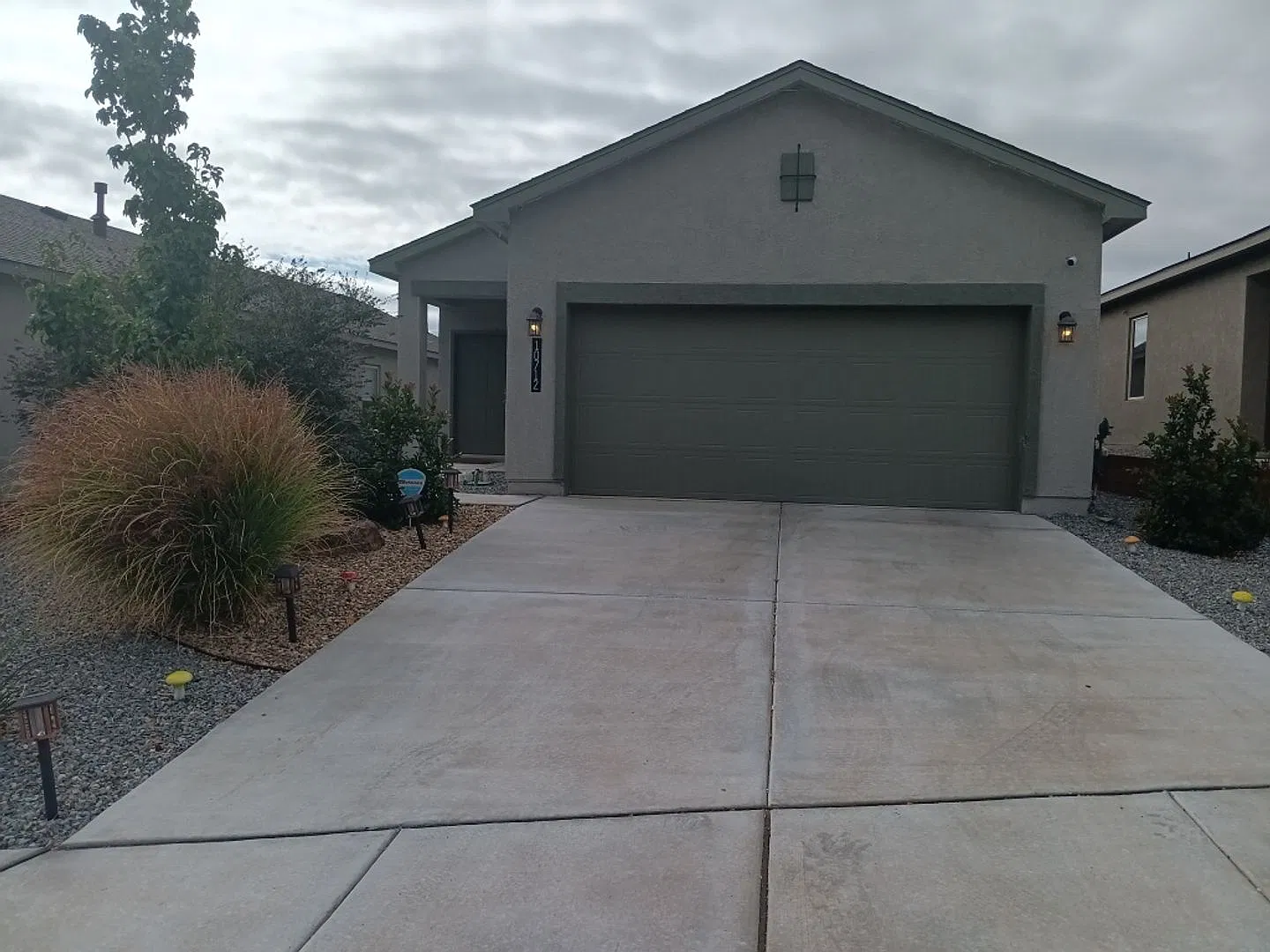3 Bedroom, 2 Bathroom Home! Schedule a Showing Soon! — Photo 1