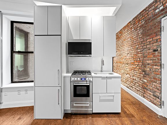 4th image of 317 2nd Ave APT 1